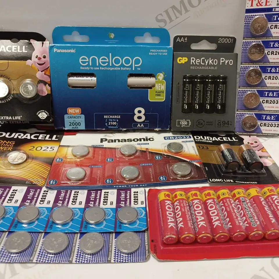 LOT OF A LARGE QUANTITY OF ASSORTED BATTERIES TO INCLUDE PANASONIC LITHIUM COIN, KODAK AA, PANASONIC ENELOOP RECHARGABLE AA, ETC