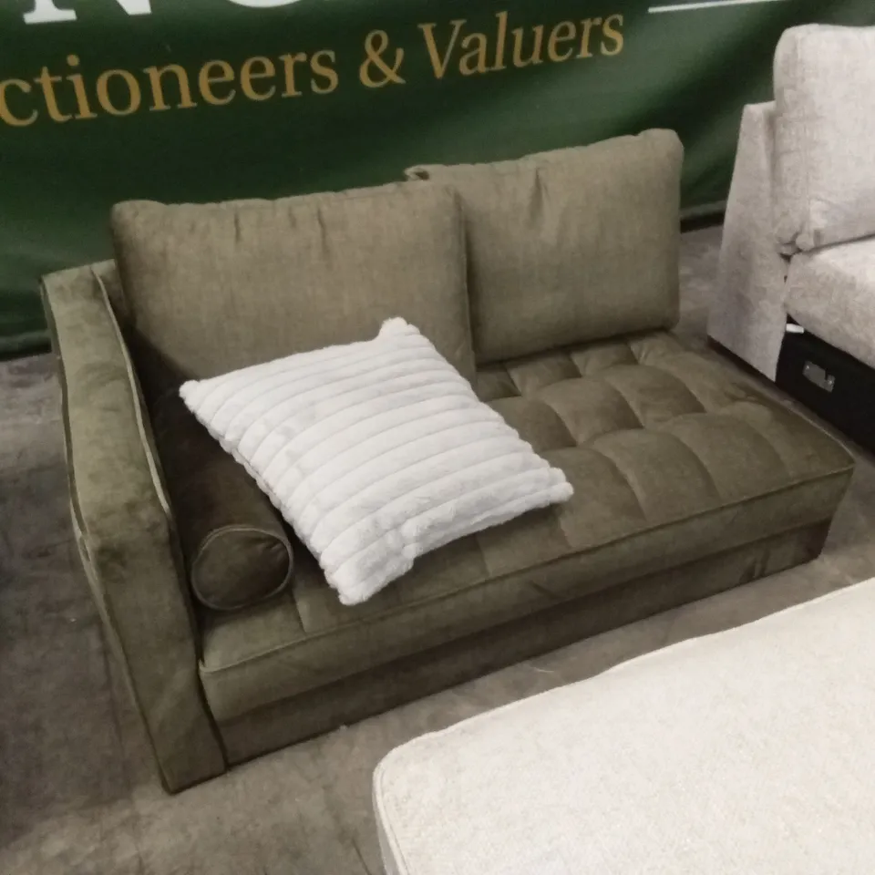 5 x ASSORTED DESIGNER SOFA PIECES