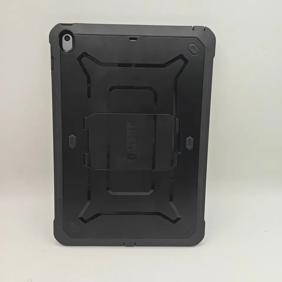APPLE IPAD 9TH GEN 64GB IN SPACE GREY WITH PROTECTIVE CASE - MK2K3B RRP £0