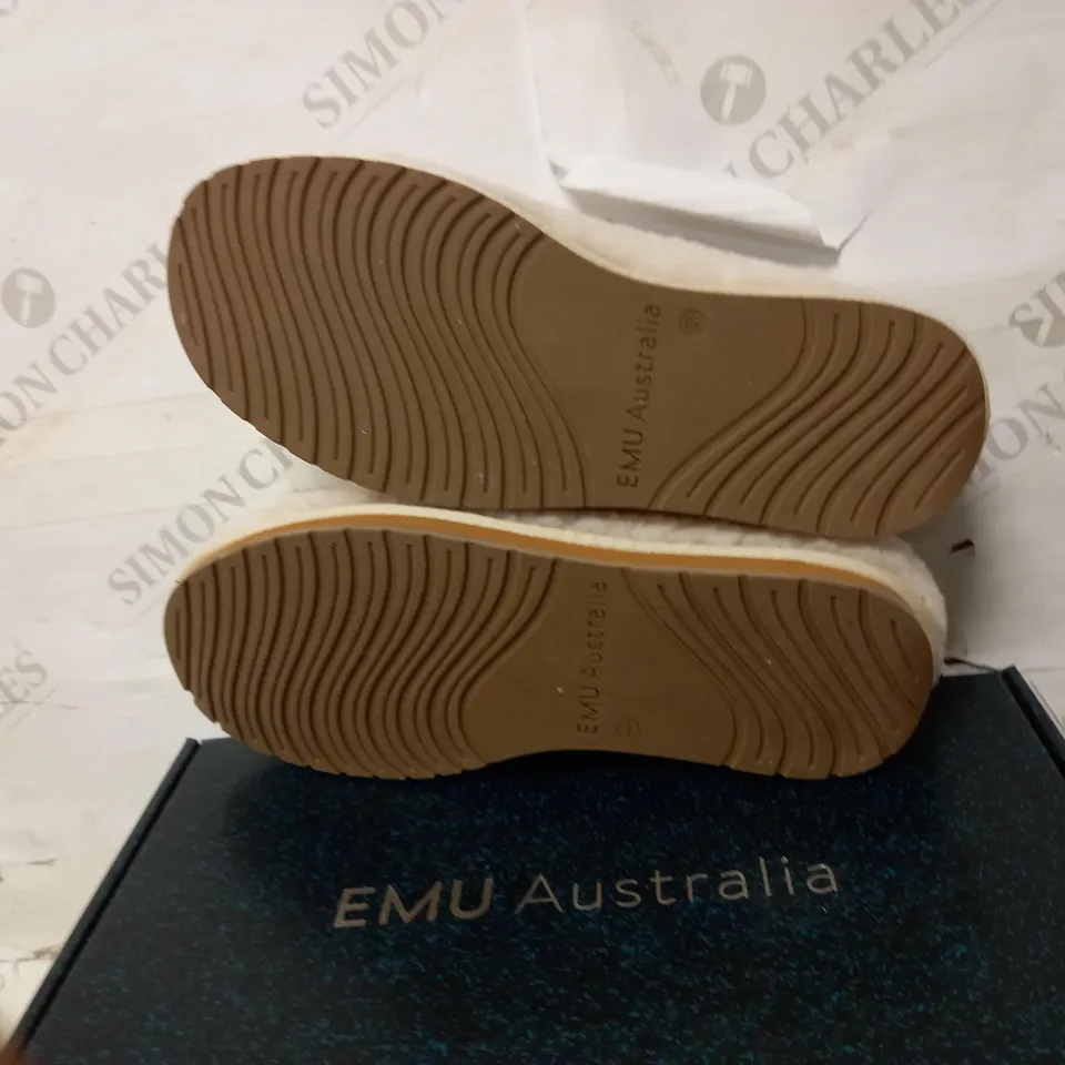 EMU AUSTRALIA TEDDY SLIPPERS SIZE 8