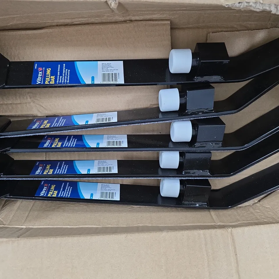 A BOX OF APROXIMATELY 12 Vitrex Pulling Bar – Black metal with white end caps