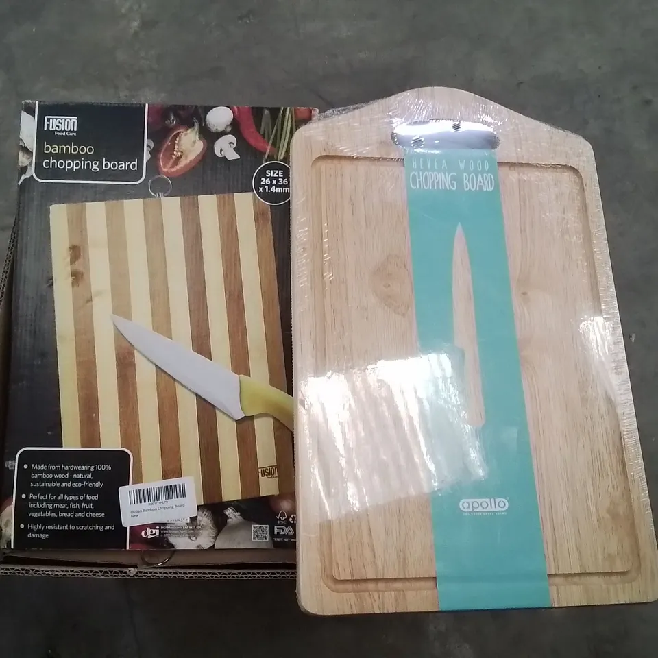 BOX CONTAINING APPROXIMATELY 13 BRAND NEW ASSORTED WOODEN CHOPPING BOARDS