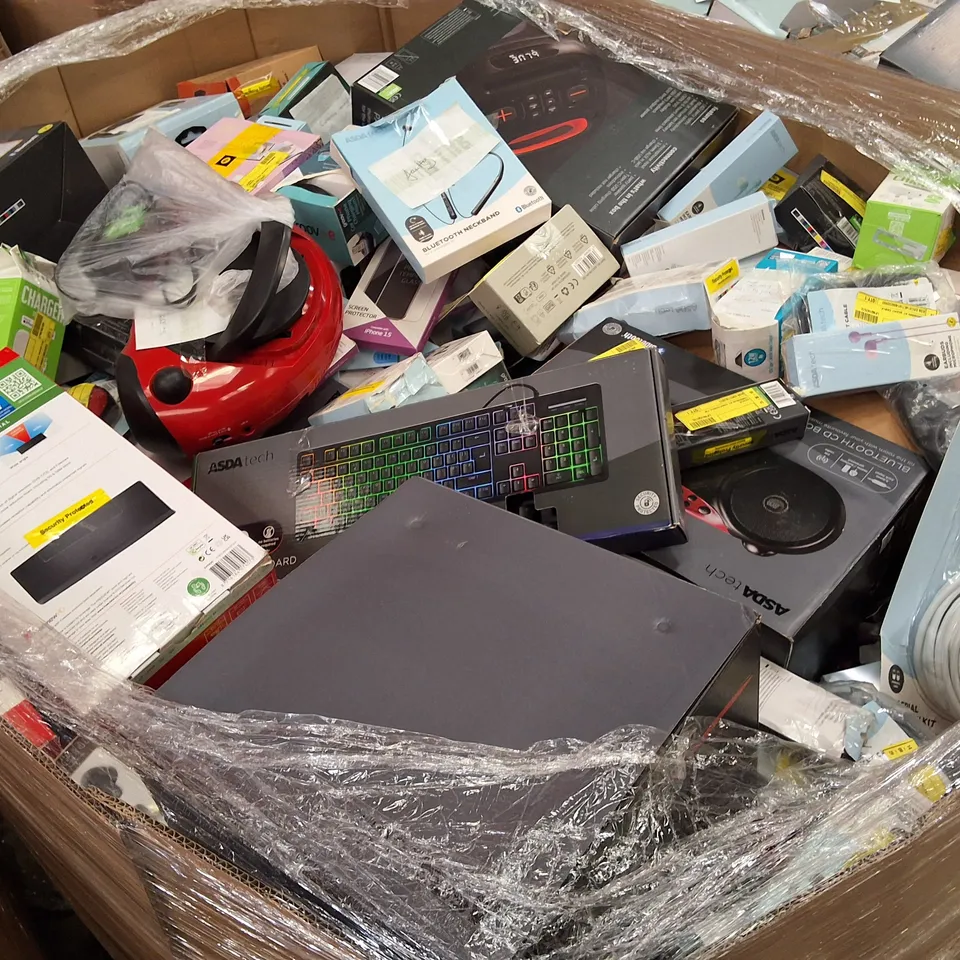 PALLET CONTAINING ASSORTED ELECTRICAL RETURNS INCLUDING BLUETOOTH PARTY SPEAKER, 25W COMPACT SOUNDBAR, LONG ARM PHONE HOLDER, OLED UNIVERSAL TV WALL MOUNT & WIRELESS KEYBOARD AND MOUSE COMBO