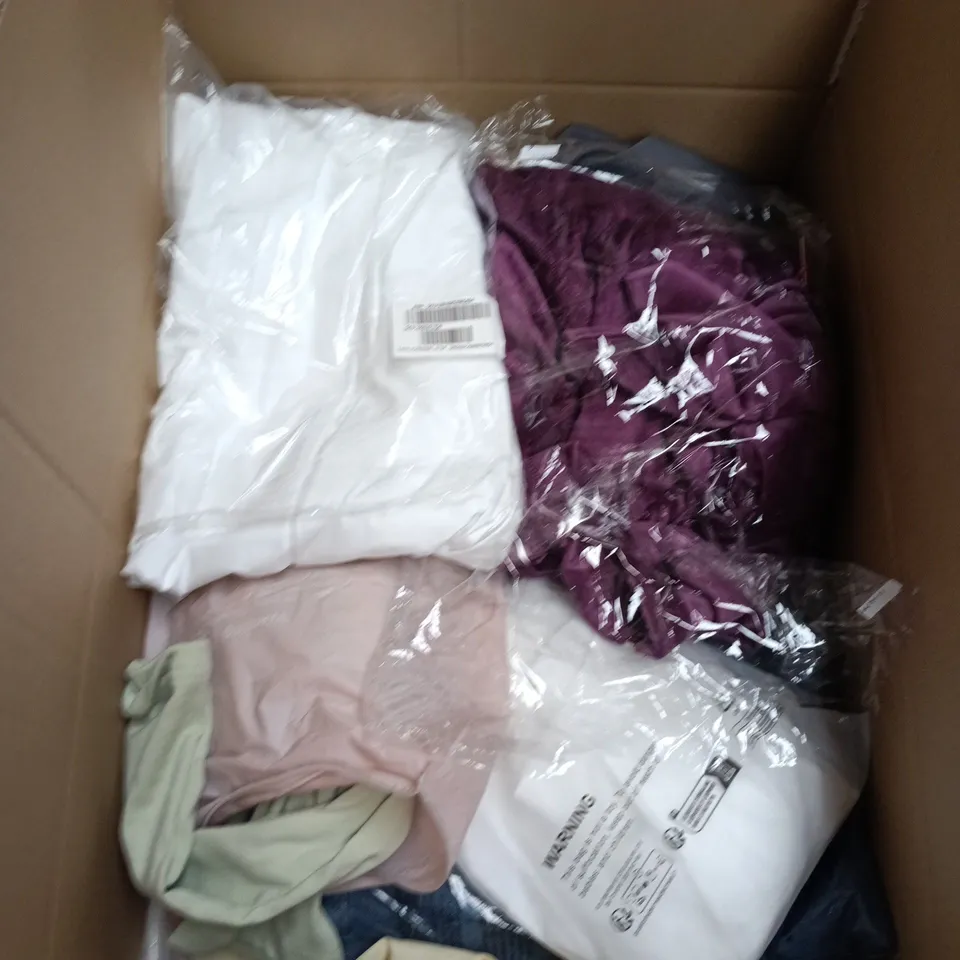 BOX OF APPROXIMATELY 25 ASSORTED CLOTHING ITEMS IN VARIOUS STYLES , COLOURS AND SIZES