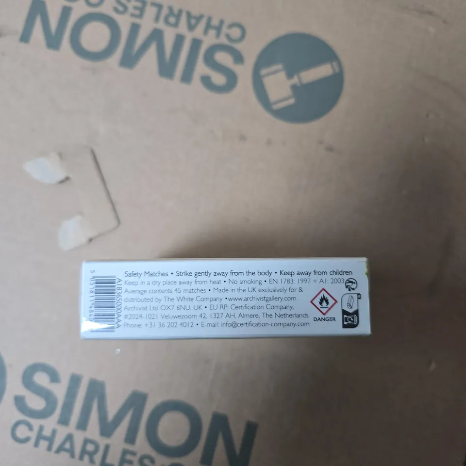 THE WHITE COMPANY SAFETY MATCHES – BOXED