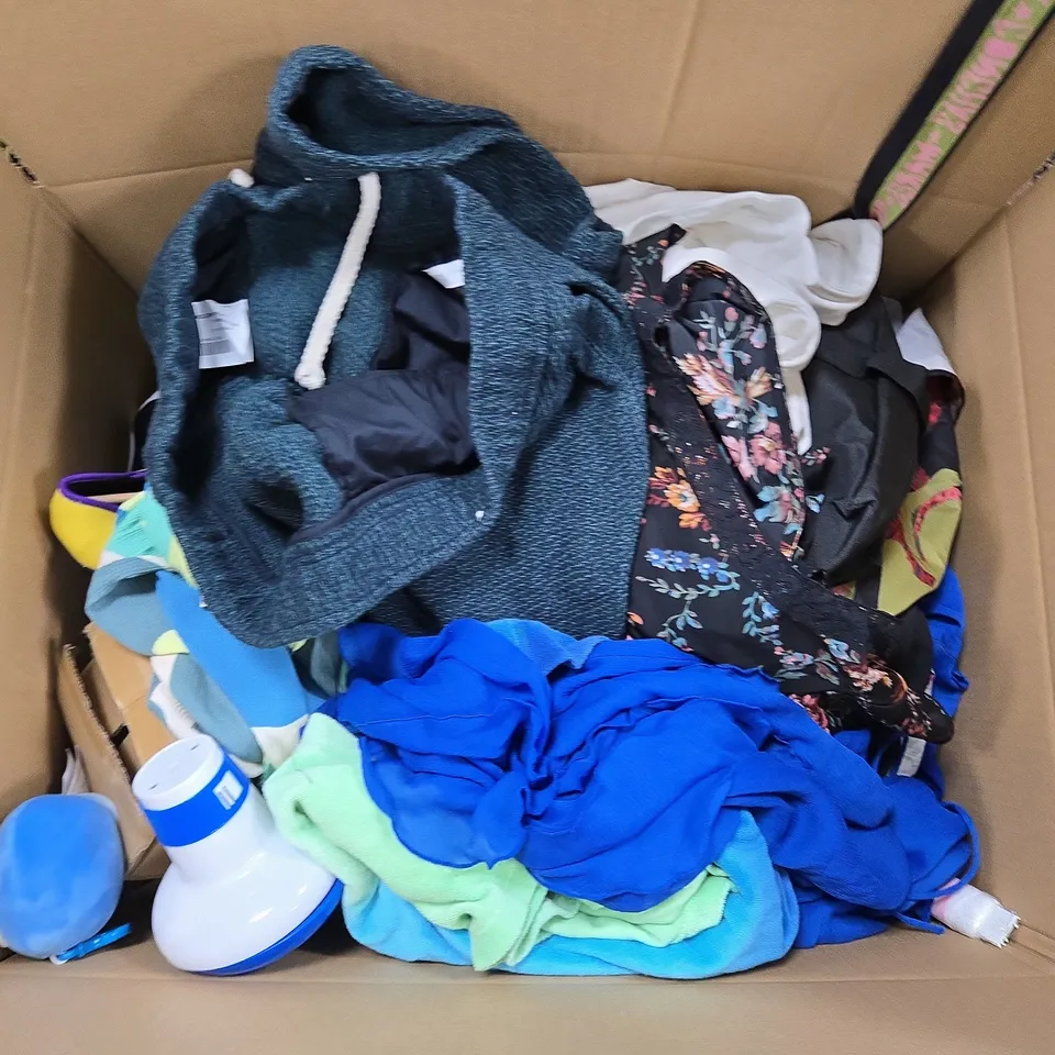 LARGE BOX OF APPROX 25 ASSORTED ITEMS 