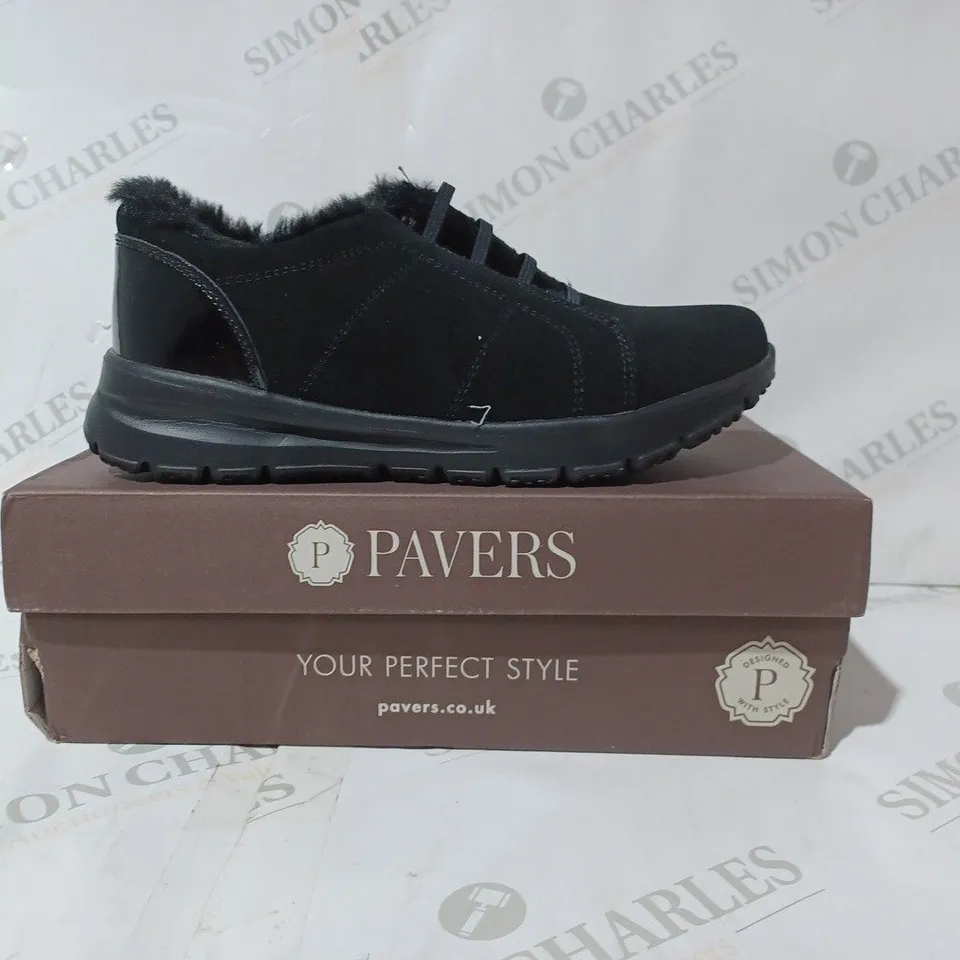 BOXED PAIR OF PAVERS SUEDE TRAINERS IN BLACK UK SIZE 5