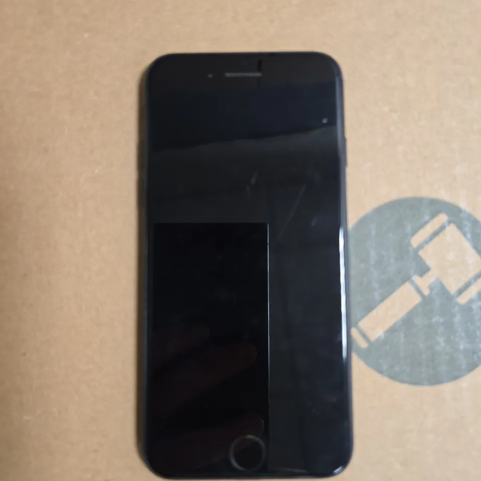 APPLE IPHONE 7 SMARTPHONE