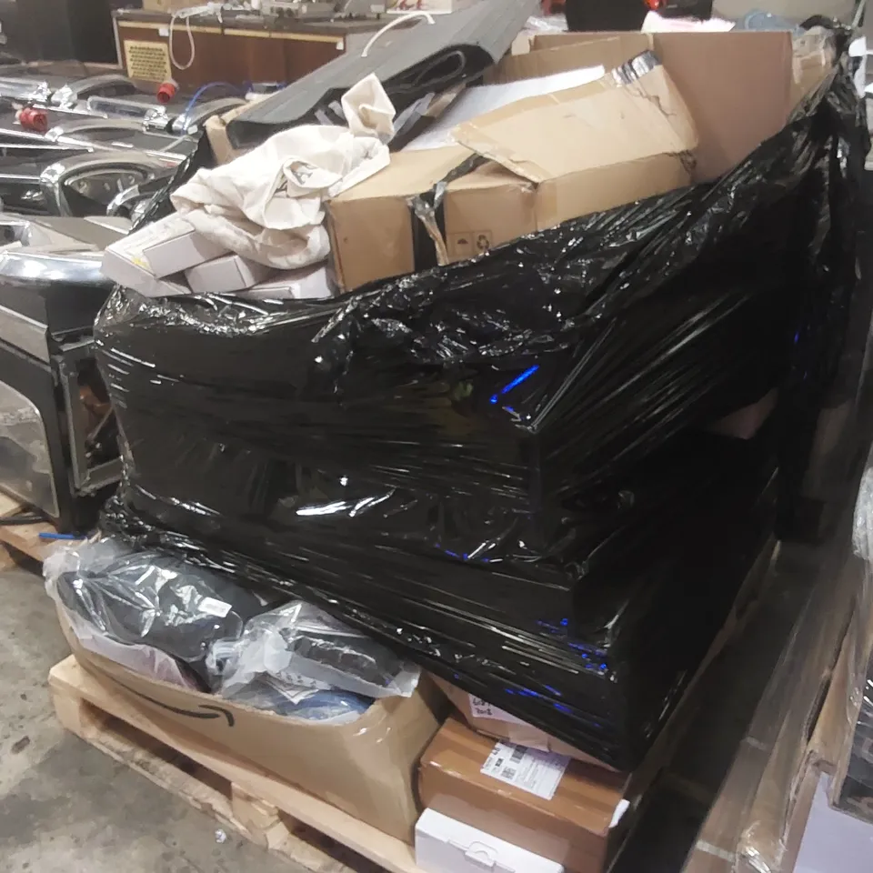 PALLET CONTAINING A LARGE QUANTITY OF ASSORTED ITEMS INCLUDING: JUMPERS, SELFIE STICK, WIRELESS CAMERA, WIRELESS KEYBOARD, MAT ECT