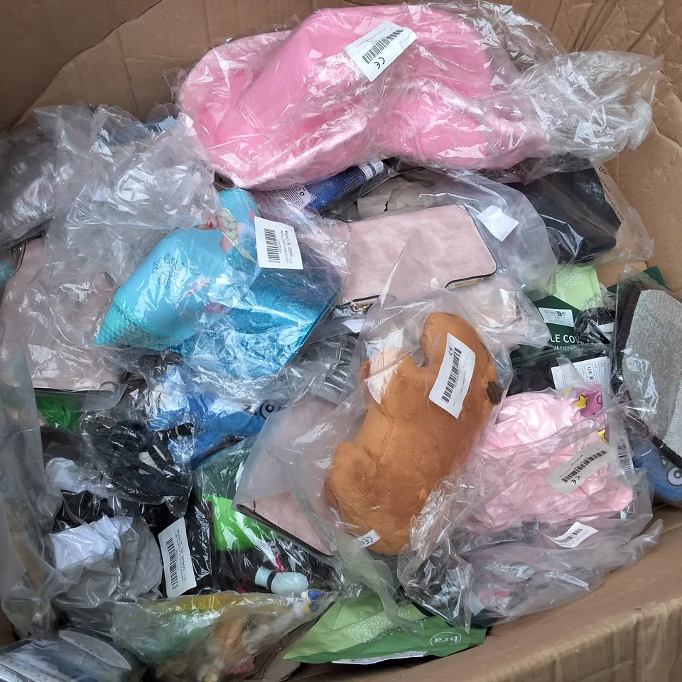 PALLET CONTAINING ASSORTED HOUSEHOLD ITEMS AND 16 SEALED MINKY 3-TIER AIRERS