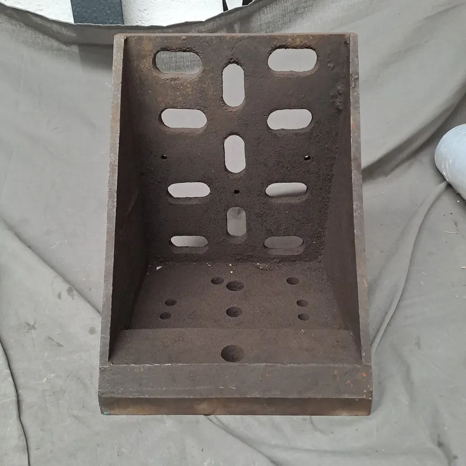 ANGLE PLATE - COLLECTION ONLY