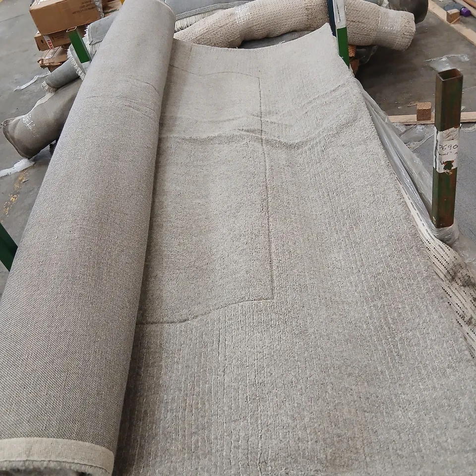 LARGE GREY RUG