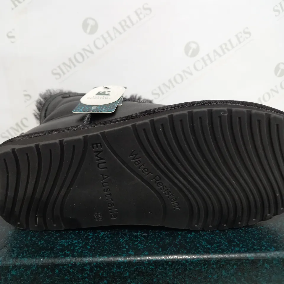 BOXED EMU BLACK LEATHER FUR BOOTS WITH ZIP SIZE 4