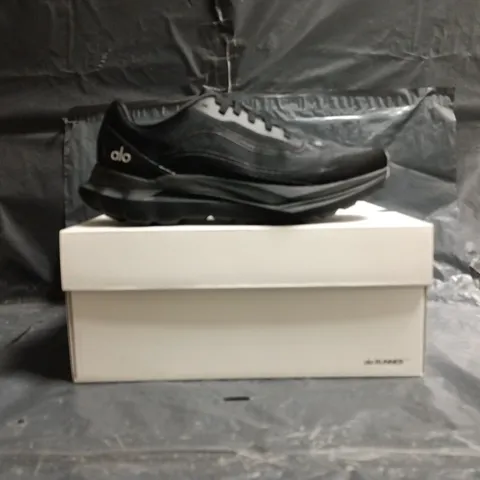 BOXED PAIR OF ALO RUNNER SHOES IN BLACK SIZE UK 6