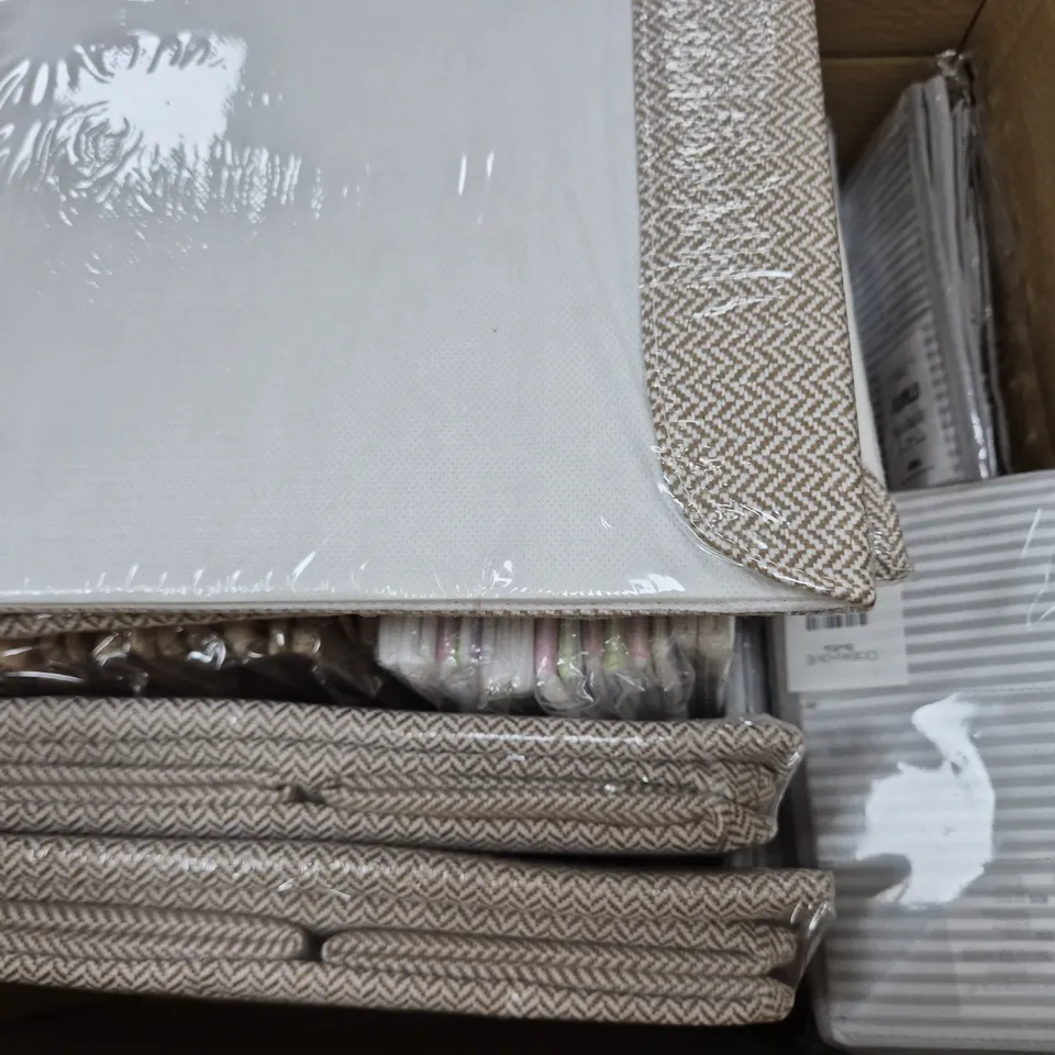 BOX OF APPROXIMATELY 20 ASSORTED HOUSEHOLD ITEMS TO INCLUDE STORAGE BASKETS AND DRAWER ORGANISERS IN VARIOUS COLOURS AND SIZES