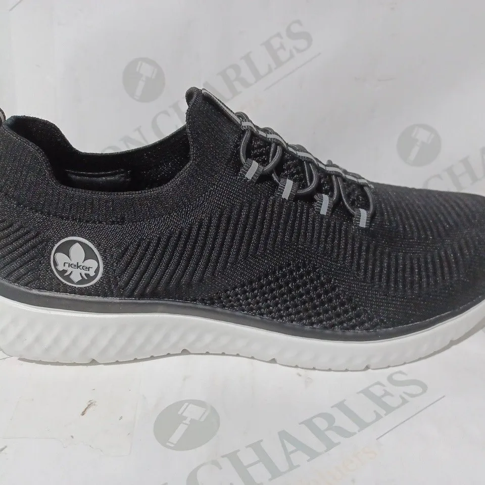 BOXED PAIR OF RIEKER TRAINERS IN BLACK UK SIZE 6