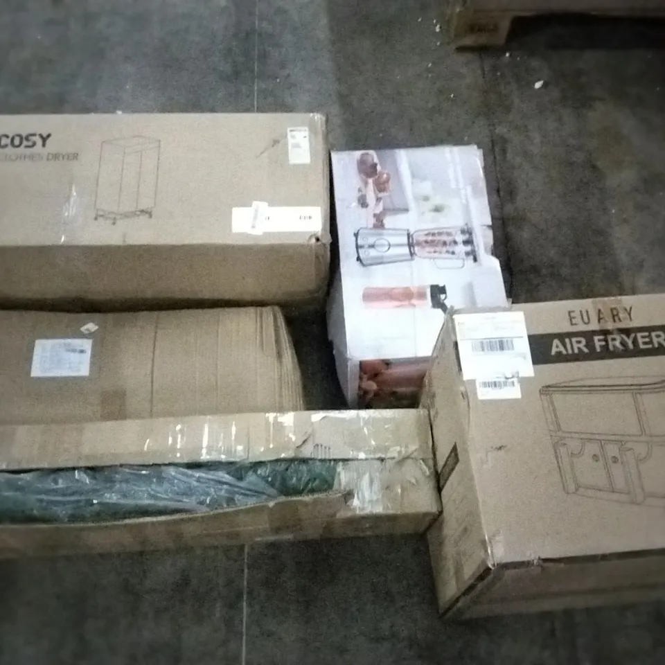 PALLET OF ASSORTED ITEMS INCLUDING AIR FRYER, ELECTRIC CLOTHES DRYER, CHRISTMAS TREE, DRYING RACK, BLENDER SMOOTHIE MAKER