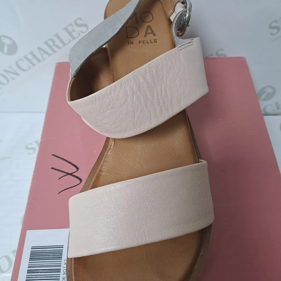 BOXED MODA IN PELLE WEGE OPEN TOED SANDALS SIZE 7