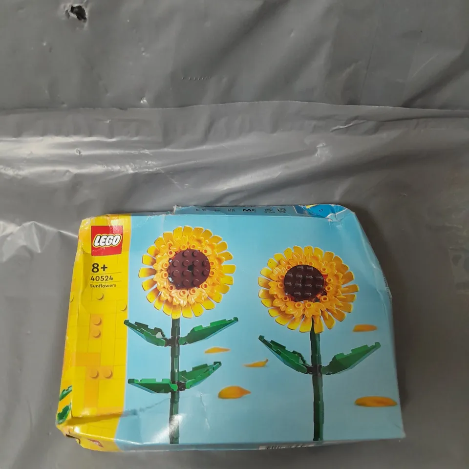 BOXED LEGO SUNFLOWERS - 40524