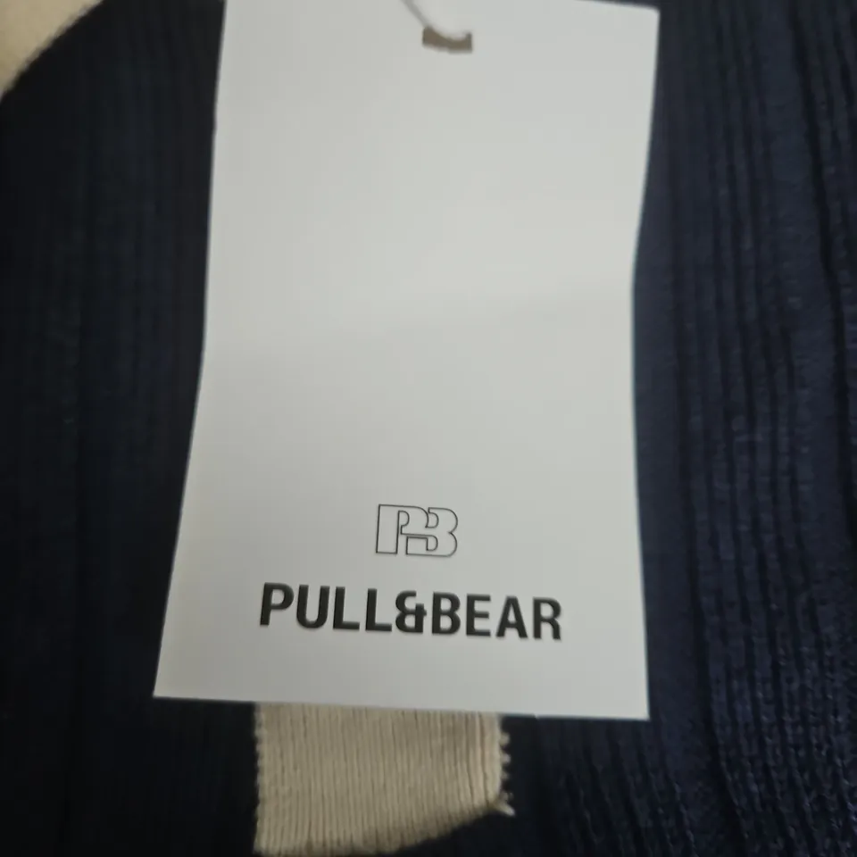 PULL&BEAR NAVY KNIT JUMPER WITH CREAM COLLAR – CLUB DE LAMOUR PARIS (UK M)