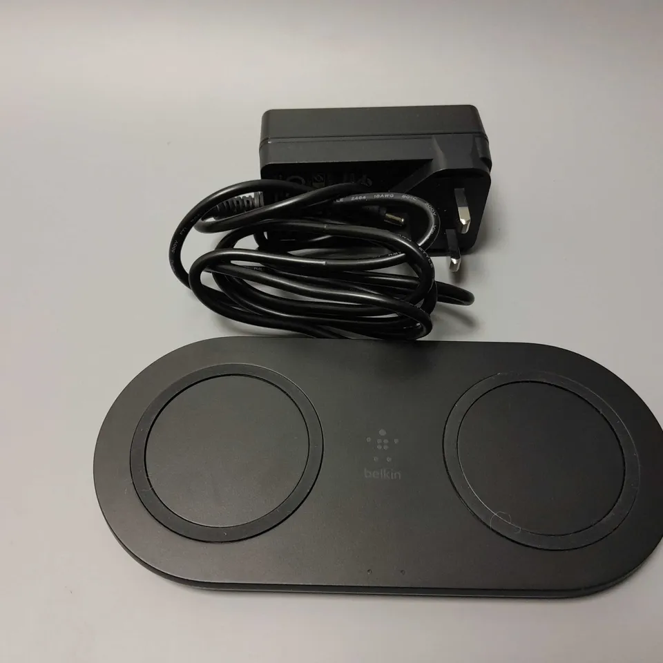 BOXED BELKIN BOOST CHARGE WIRELESS CHARGING DUAL PADS 15W