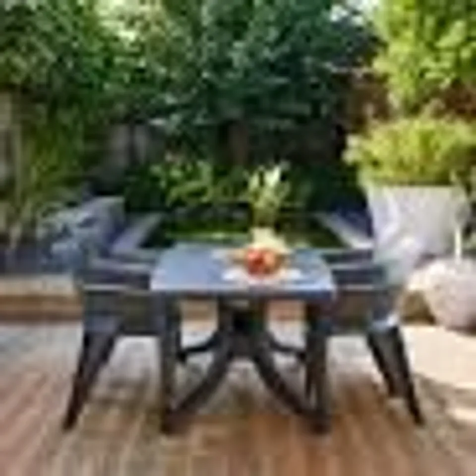 BOXED VREELAND STACKING GARDEN CHAIRS (SET OF 4)