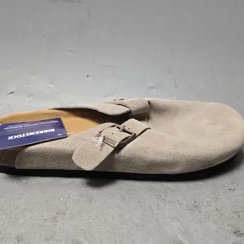 BIRKENSTOCK LIGHT GREY SLIP ON CLOG - SIZE UNSPECIFIED 