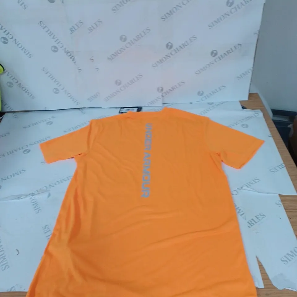 MENS ORANGE UNDER ARMOUR TOP SIZE MEDIUM