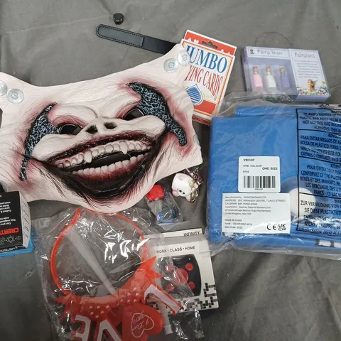 APPROXIMATELY 10 ASSORTED TOYS & GAMES TO INCLUDE FIEND MASK, JUMBO PLAYING CARDS, INFLATABLES, ETC