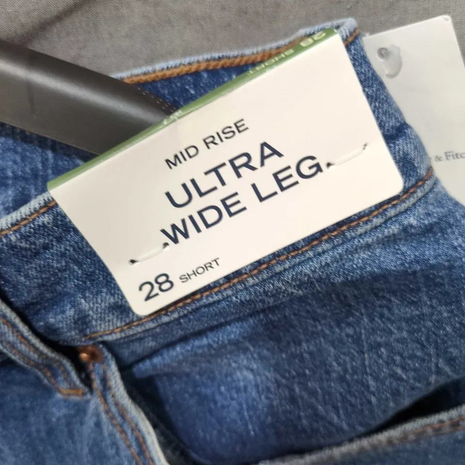 ABERCROMBIE & FITCH MID RISE ULTRA WIDE LEG JEANS – UK 28 SHORT, BLUE DENIM