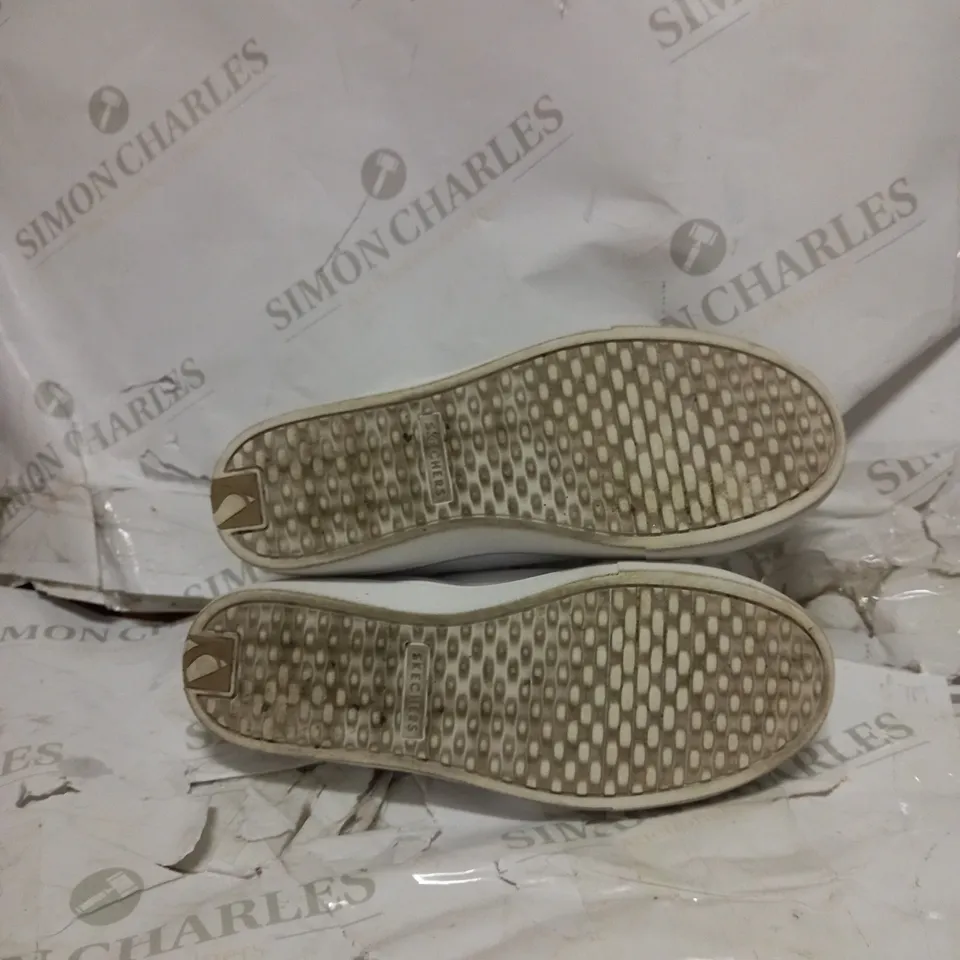 SIZE 6.5 SKECHERS STRETCH LACE TRAINERS WHITE