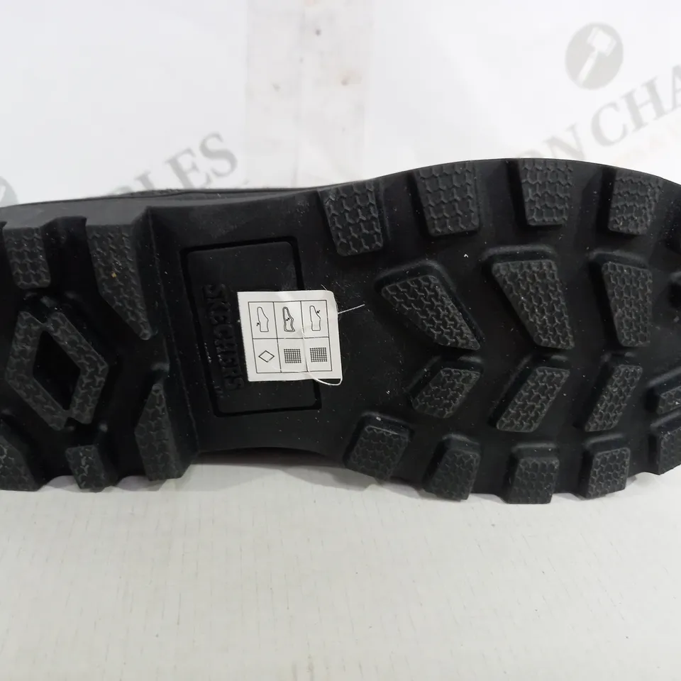 SKETCHERS ROADIES TRAINER SIZE 3