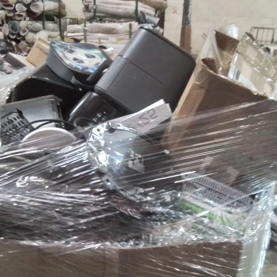 PALLET OF ASSORTED HOUSEHOLD GOODS AND PRODUCTS TO INCLUDE;MULTIPLE AIR FRYERS,KIDS BACKPACK,SLOW COOKER