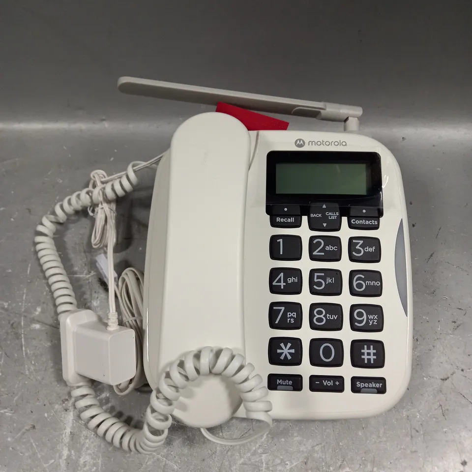 MOTOROLA FW500 LANDLINE PHONE IN WHITE