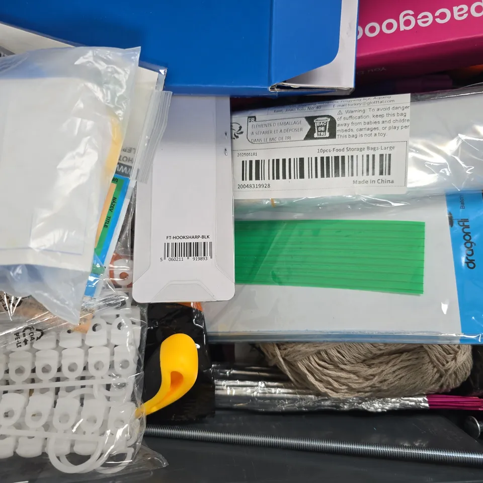 APPROXIMATELY 10 ASSORTED HOUSEHOLD ITEMS TO INCLUDE MULTI-PURPOSE SCREWS, ETC