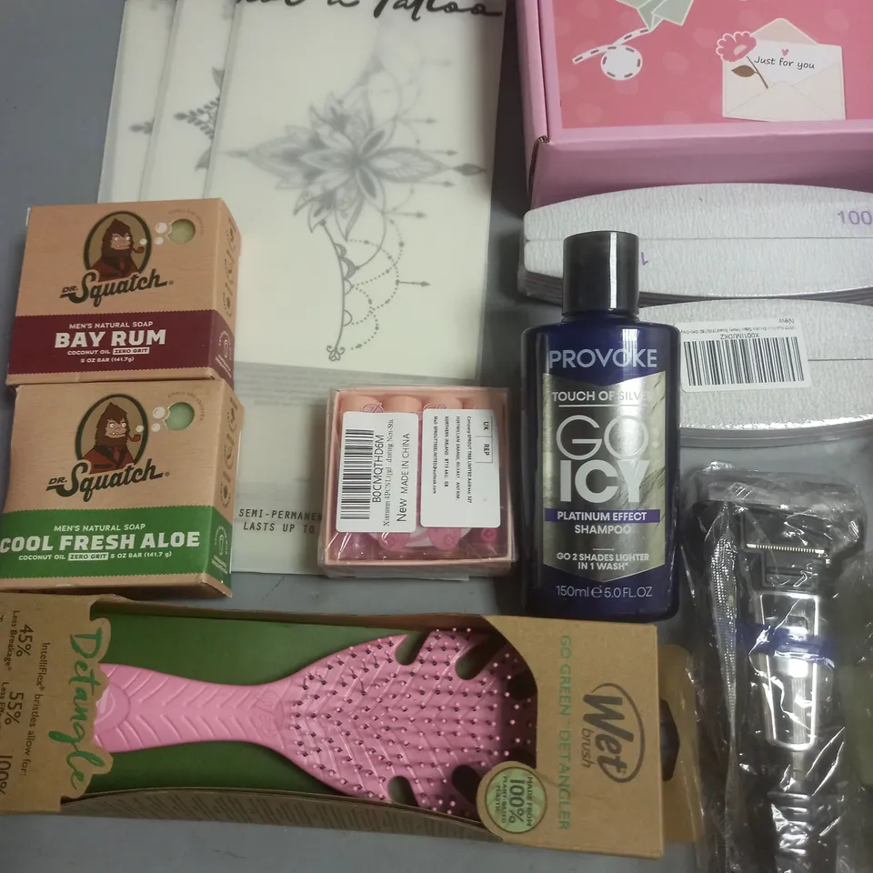 LOT OF APPROXIMATELY 25 ASSORTED HEALTH AND BEAUTY ITEMS TO INCLUDE SEMI-PERMANENT TATTOOS, DETANGLE BRUSH AND MAKE UP ERASERS