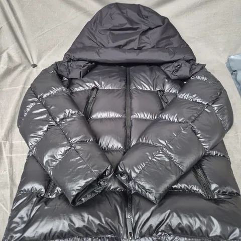 MONCLER DOWN JACKET – BLACK HOODED PUFFER, LOGO PATCH SIZE UNSPECIFIED 