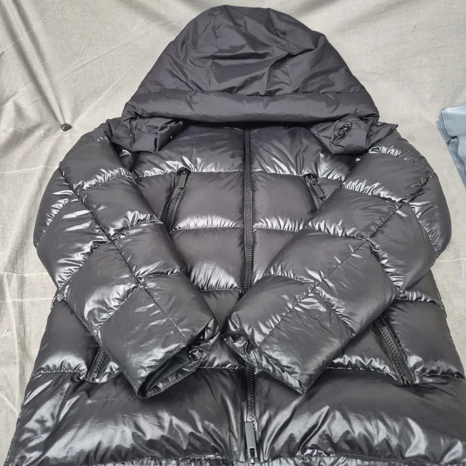 MONCLER DOWN JACKET – BLACK HOODED PUFFER, LOGO PATCH SIZE UNSPECIFIED 
