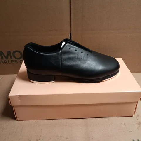 BOXED PAIR OF BLOCH LEATHER JAZZ TAP SHOES - 7