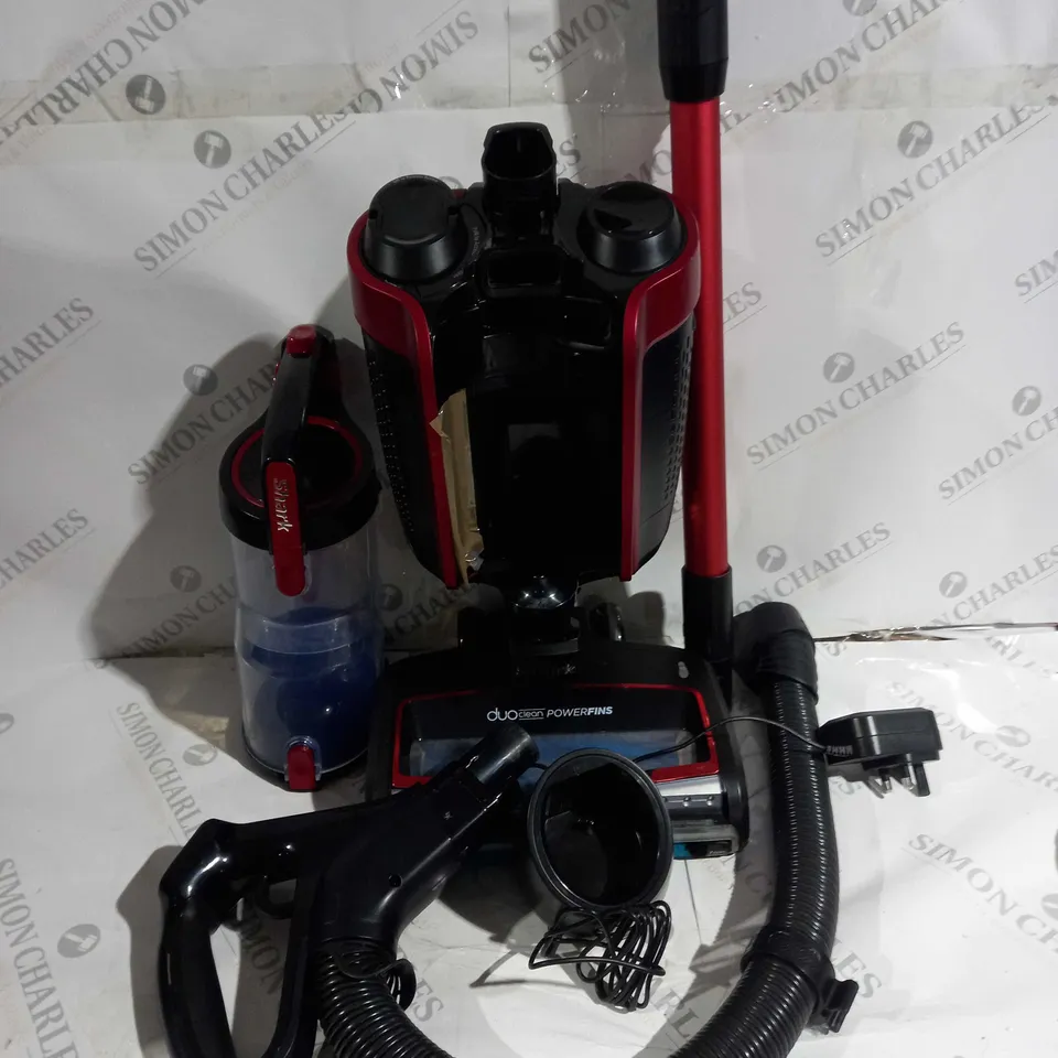 SHARK CORDLESS VACUUM CLEANER WITH ANTI HAIR WRAP & POWERFINS ICZ300UK