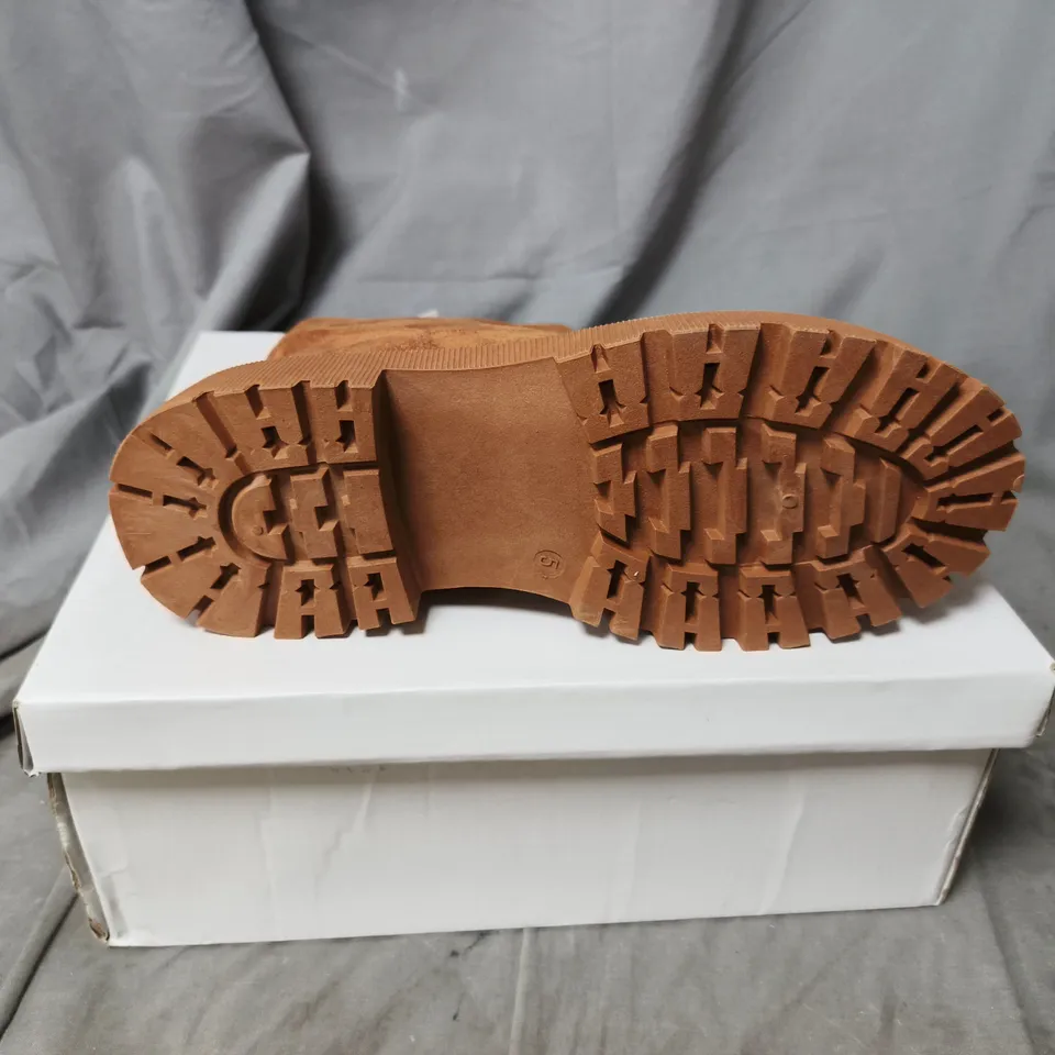 EMMA BRAND WOMEN'S BROWN SUEDE ANKLE BOOT WITH LUG SOLE . UK SIZE 5