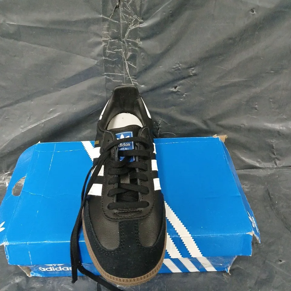 BOXED PAIR OF ADIDAS SAMBA OG BLACK UK 4
