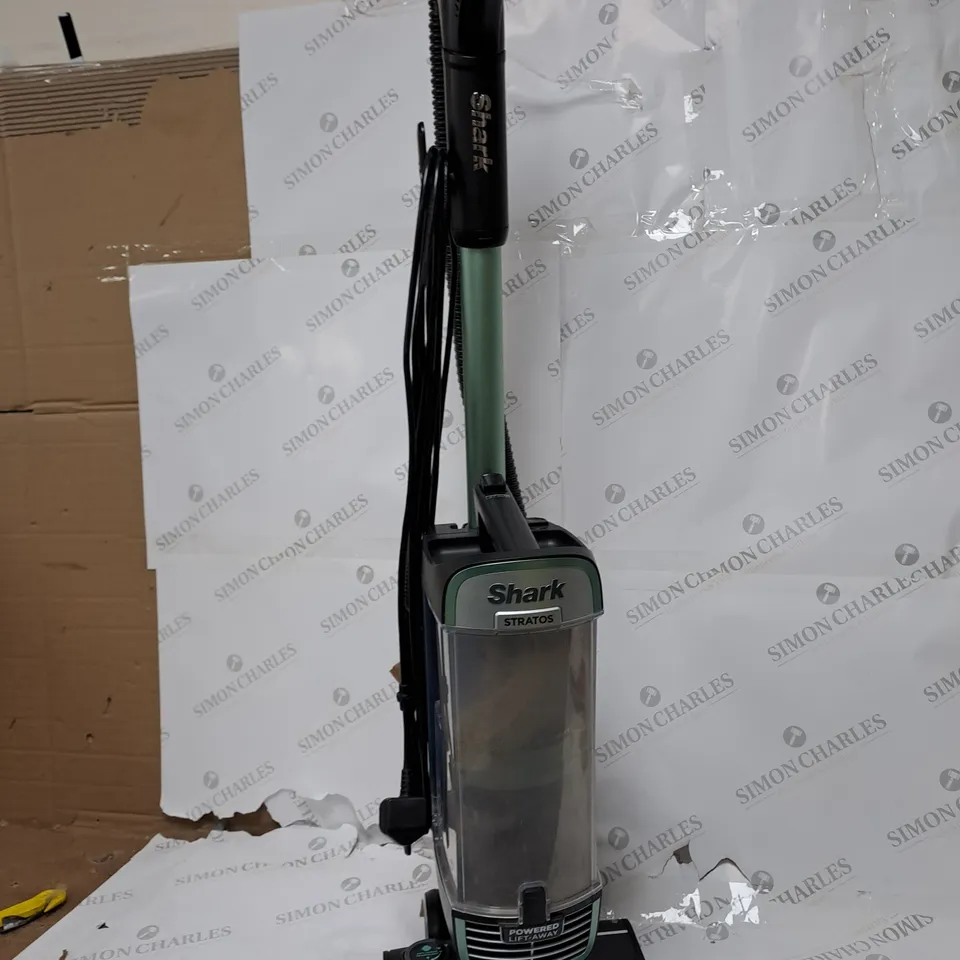 SHARK STRATOS UPRIGHT VACUUM CLEANER NZ860UK