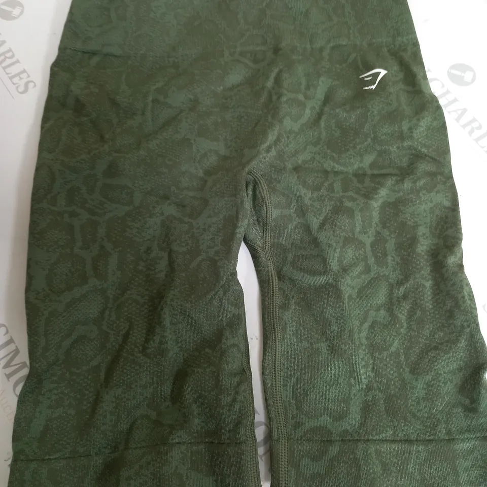 GYMSHARK GREEN TRAINING SHORTS - M