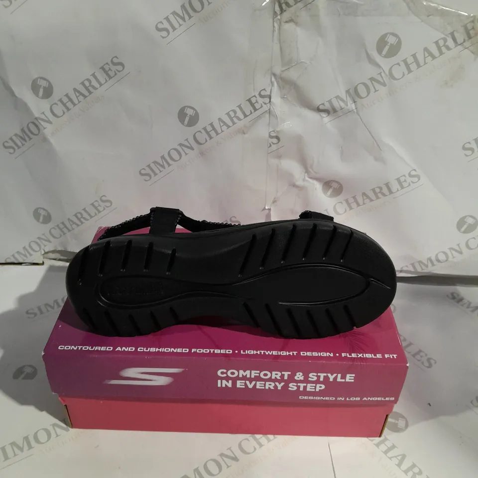 BOXED SKECHERS GO WALK SANDALS SIZE 7 