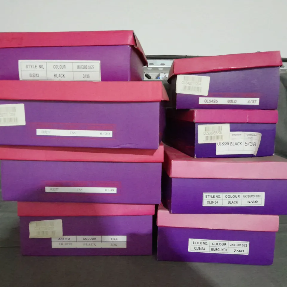 APPROXIMATELY 8 BOXED PAIR OF ASSORTED DOLCIS SHOES IN VARIOUS STYLES AND SIZES 