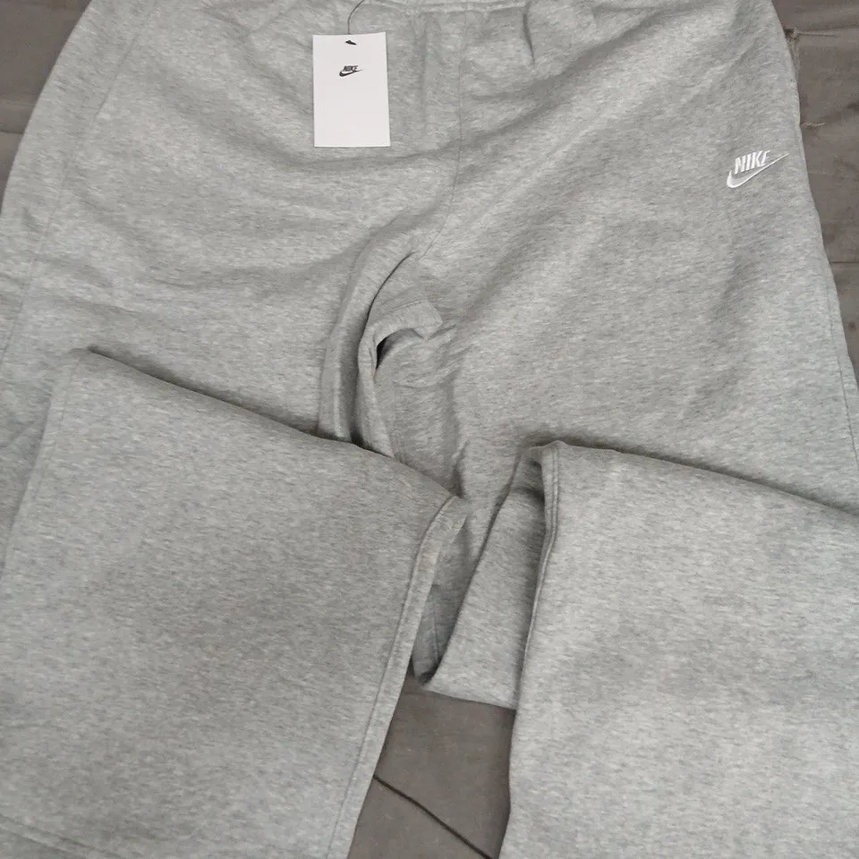 NIKE BUNGEE PANTS IN GREY - L