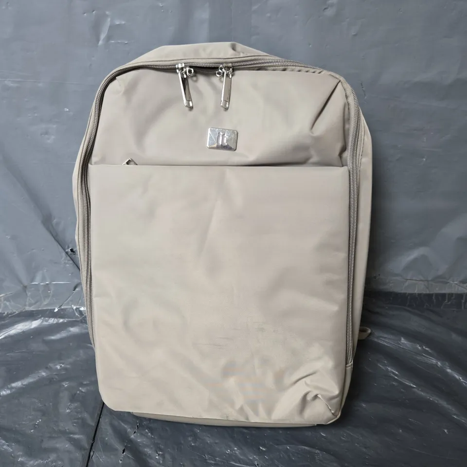 IT LUGGAGE LUSTROUS LUXE DESERT SAGE BACKPACK