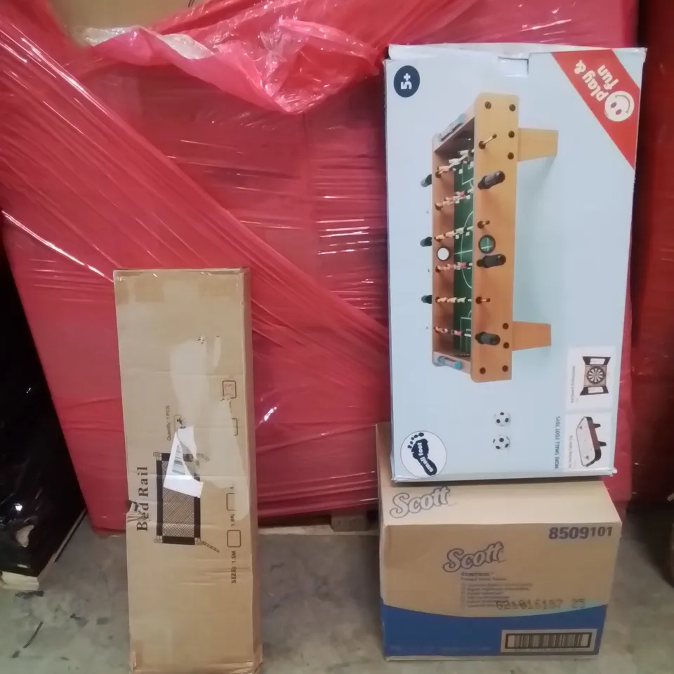 PALLET OF ASSORTED HOUSEHOLD GOODS AND PRODUCTS TO INCLUDE;BED RAIL,FOOTBALL GAME