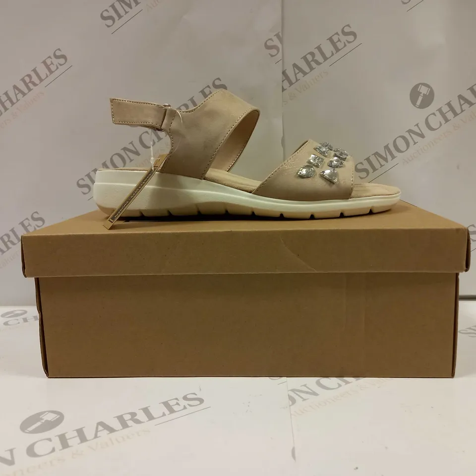 BOXED PAIR OF CUSHION WALK JEWELLED SANDALS IN GOLD - SIZE 6